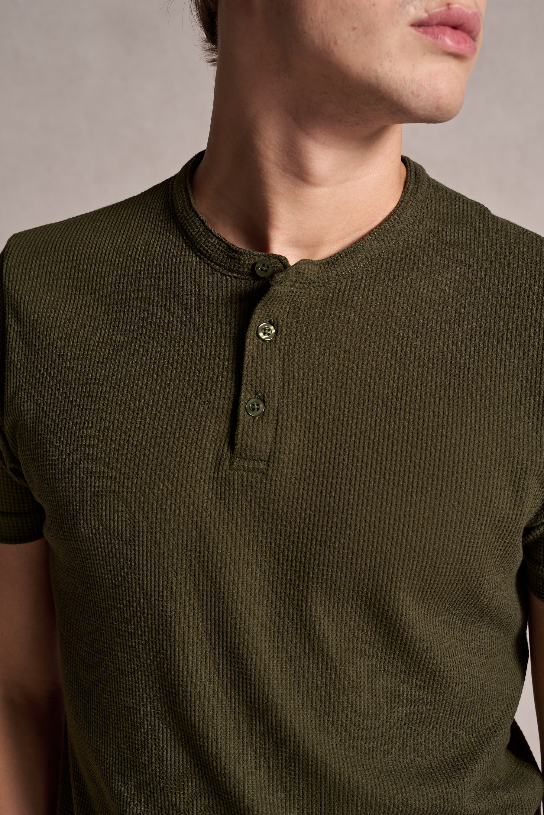 Camiseta Henley Texture